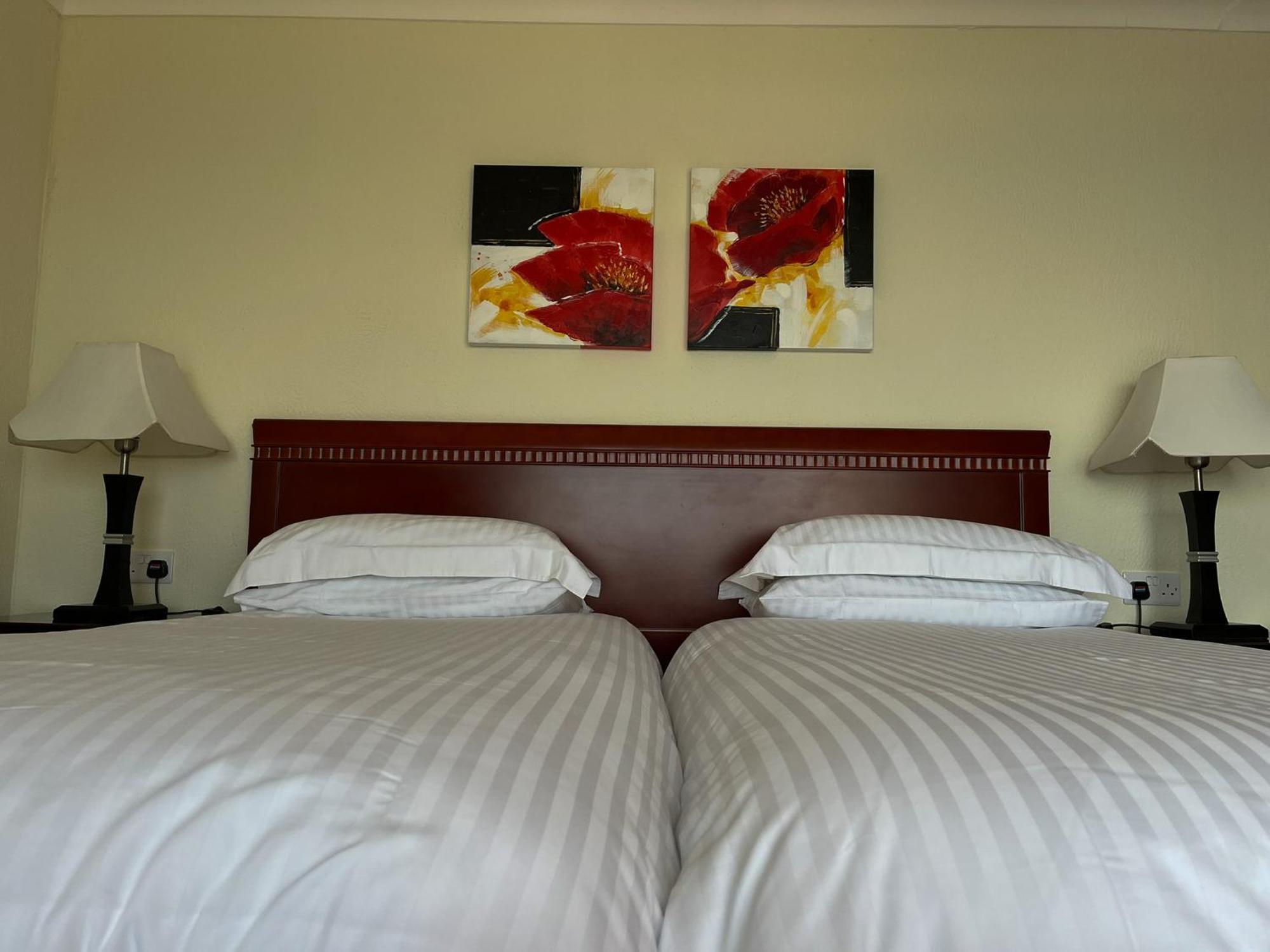 Regent Court - Seafront, Sandown - Free Car Ferry For Bookings Of 3 Or More Nights, Subject To Availability 객실 사진
