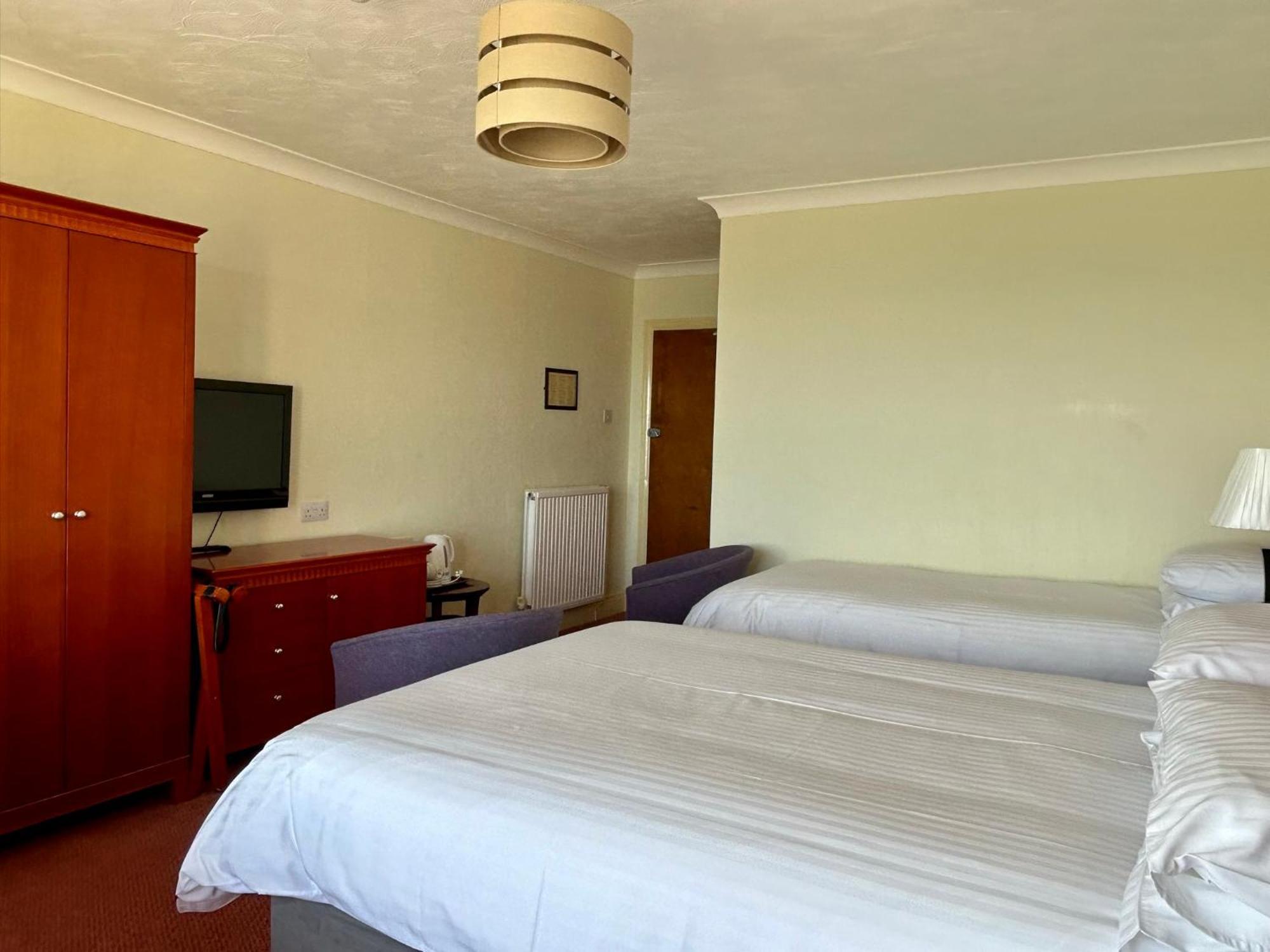 Regent Court - Seafront, Sandown - Free Car Ferry For Bookings Of 3 Or More Nights, Subject To Availability 객실 사진