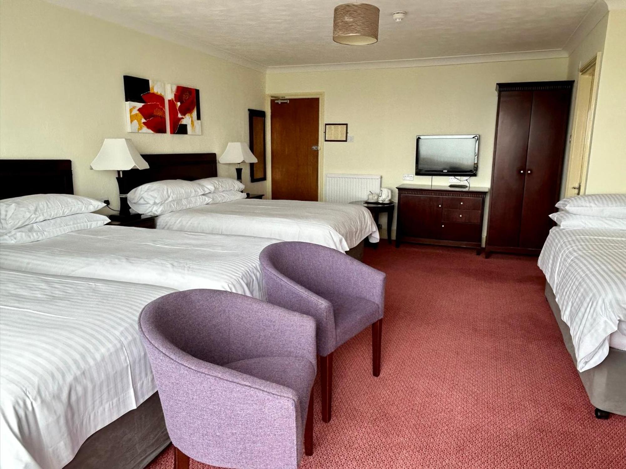 Regent Court - Seafront, Sandown - Free Car Ferry For Bookings Of 3 Or More Nights, Subject To Availability 객실 사진