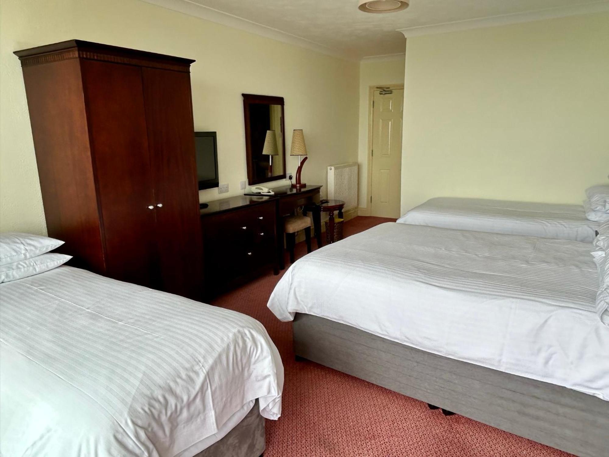 Regent Court - Seafront, Sandown - Free Car Ferry For Bookings Of 3 Or More Nights, Subject To Availability 객실 사진