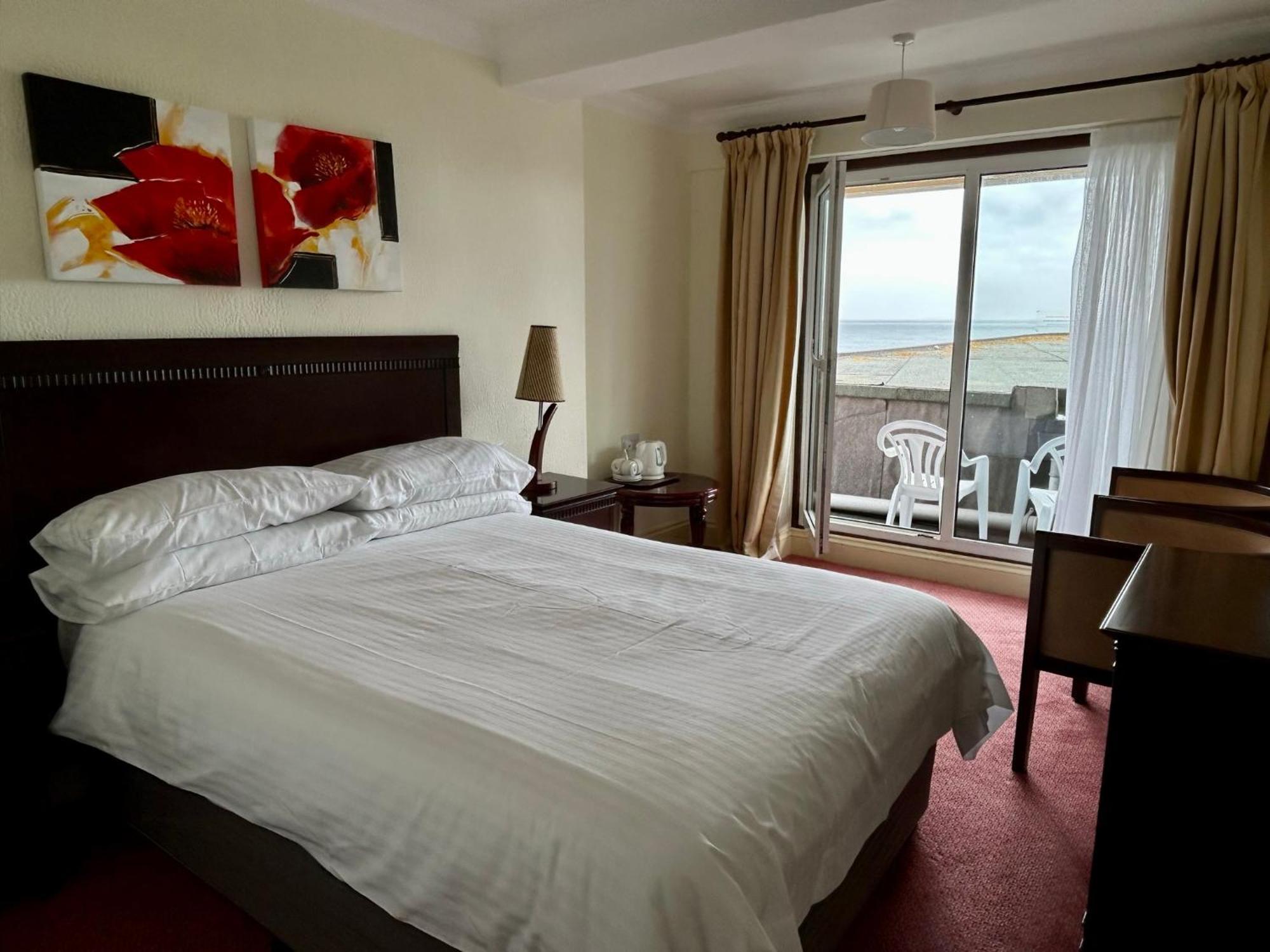 Regent Court - Seafront, Sandown - Free Car Ferry For Bookings Of 3 Or More Nights, Subject To Availability 객실 사진