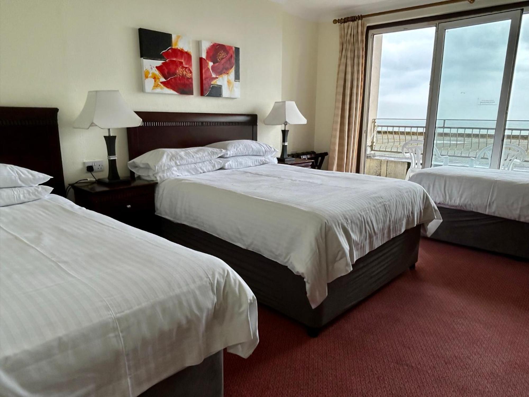 Regent Court - Seafront, Sandown - Free Car Ferry For Bookings Of 3 Or More Nights, Subject To Availability 객실 사진