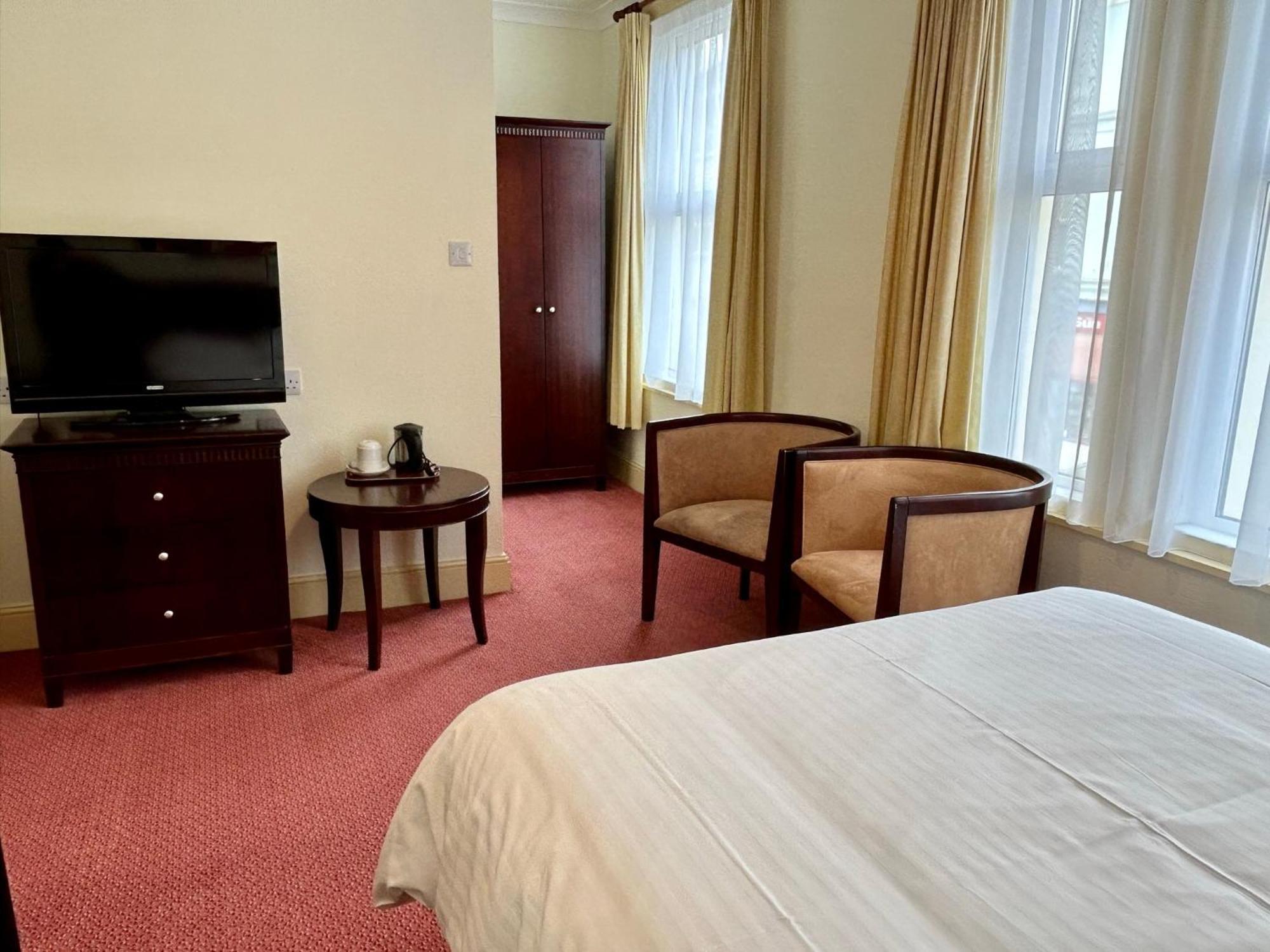 Regent Court - Seafront, Sandown - Free Car Ferry For Bookings Of 3 Or More Nights, Subject To Availability 객실 사진